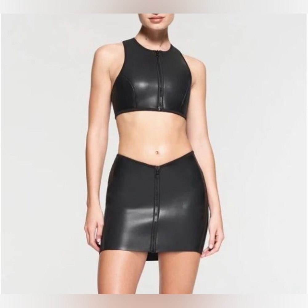 NWT Skims Rubberized Scuba Swim Mini Skirt Onyx Size S ✨🔥🔥🔥
